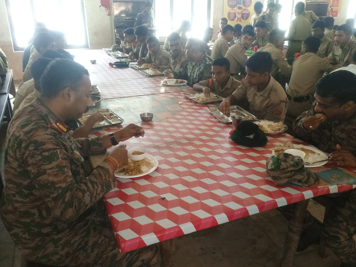 9keralabnNCC's tweet photo. "Snapshots from DDG's visit to our All India Trekking Camp! 9K BN NCC Kottarakkara cadets shine at Model Residential School Arippa.#9KBNNCC #Trekking Camp #NCCMoments" https://t.co/tO2ED5utsG
