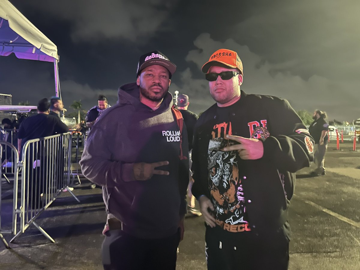 itstarris's tweet photo. ROLLING LOUD MIAMI ⛷️✨

#ROLLINGLOUD2024 https://t.co/N5r9Xdxv2b