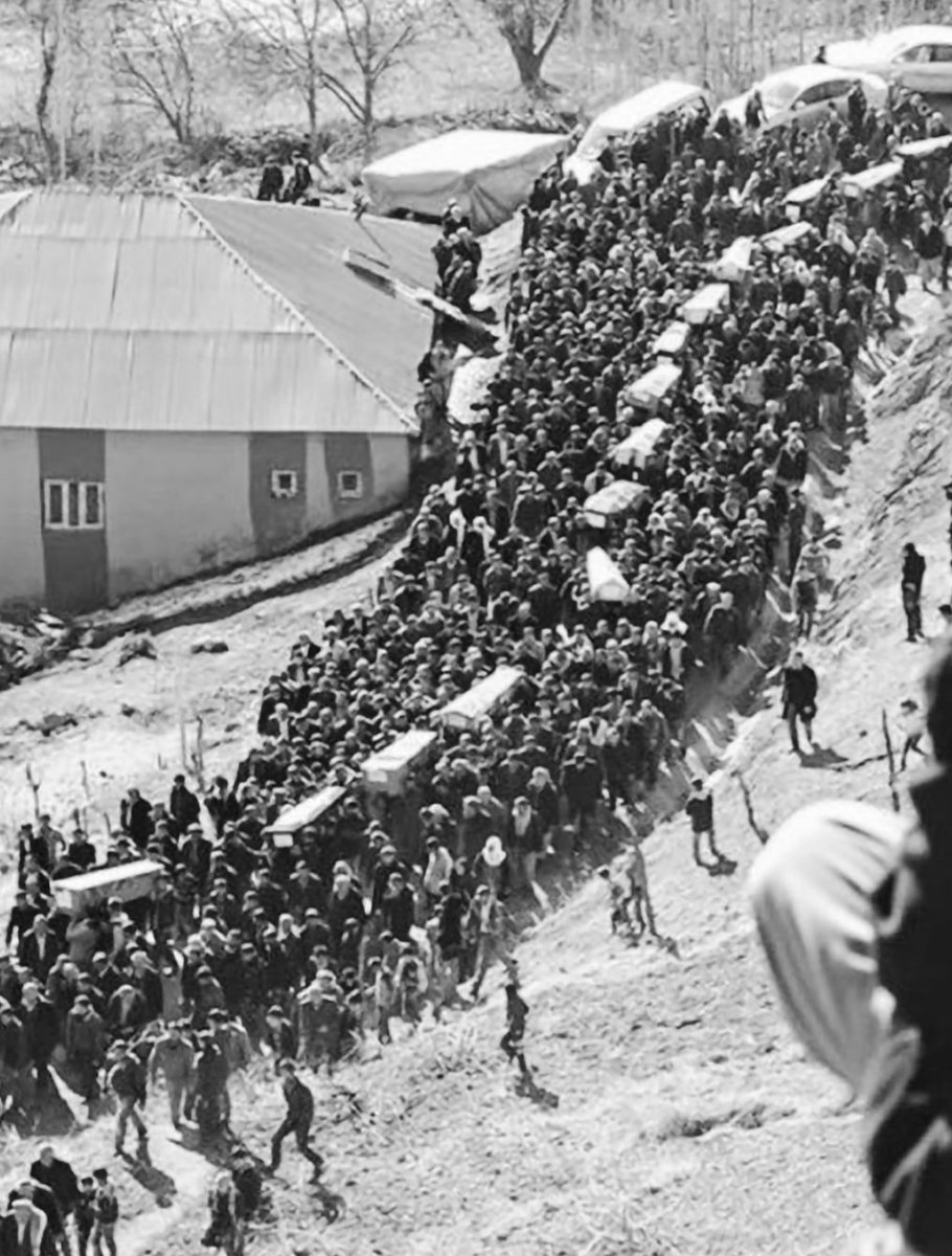 yenii__hayatt's tweet image. 34 can katledildi 
Bir kişi yargılanmadı.!
13. Yılında Roboski Katliamını Unutmadık, Unutturmayacağız! 

#Roboski13YılOldu
#RoboskiKatliamı