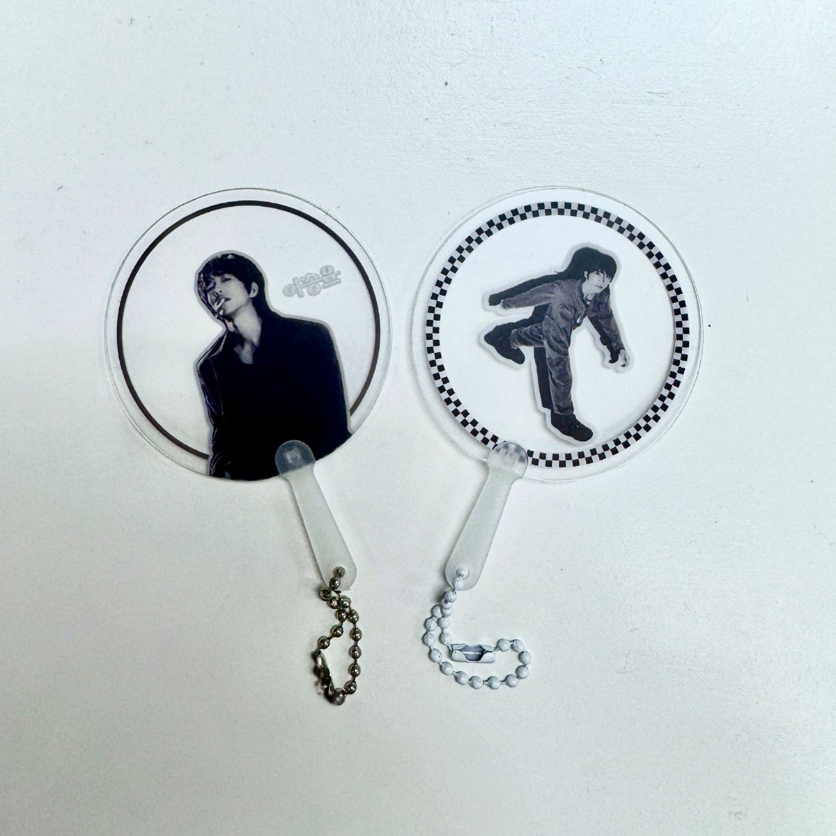 𝗬𝗘𝗢𝗞 𝗦𝗘𝗢𝗡𝗚 : 끝을 거슬러 콘서트 나눔 🏁

내일(일요일) 끝을 거슬러 콘서트에서 미니 이미지 피켓 나눔합니다 🪧

- 12월 29일 일요일
- ⁠수량: 약 200개
- ⁠시간 및 장소: 당일 공지

明天(29/12 週日)在首爾演唱會分享迷你應援扇
數量：約200個
時間和地址會在當天公佈