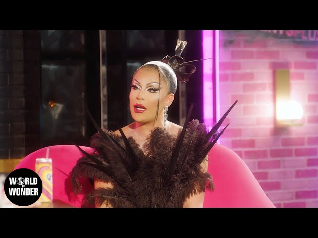 Winner of Drag Race Holland Season 1 <a href="/Envy_Peru/">Envy Peru</a>  joins <a href="/GayPimp/">Jonny McGovern</a> to chat about her iconic mug, her relationship with her drag mother <a href="/Vanessavancart2/">Vanessa van cartier</a> and stealing <a href="/Angeriavm/">Angeria “The Queen” VanMicheals</a> phone in <a href="/heyqweentv/">Hey Qween 👑</a> LIVE from <a href="/RuPaulsDragCon/">RuPaul's DragCon</a> 
youtube.com/watch?v=JRq-5F…