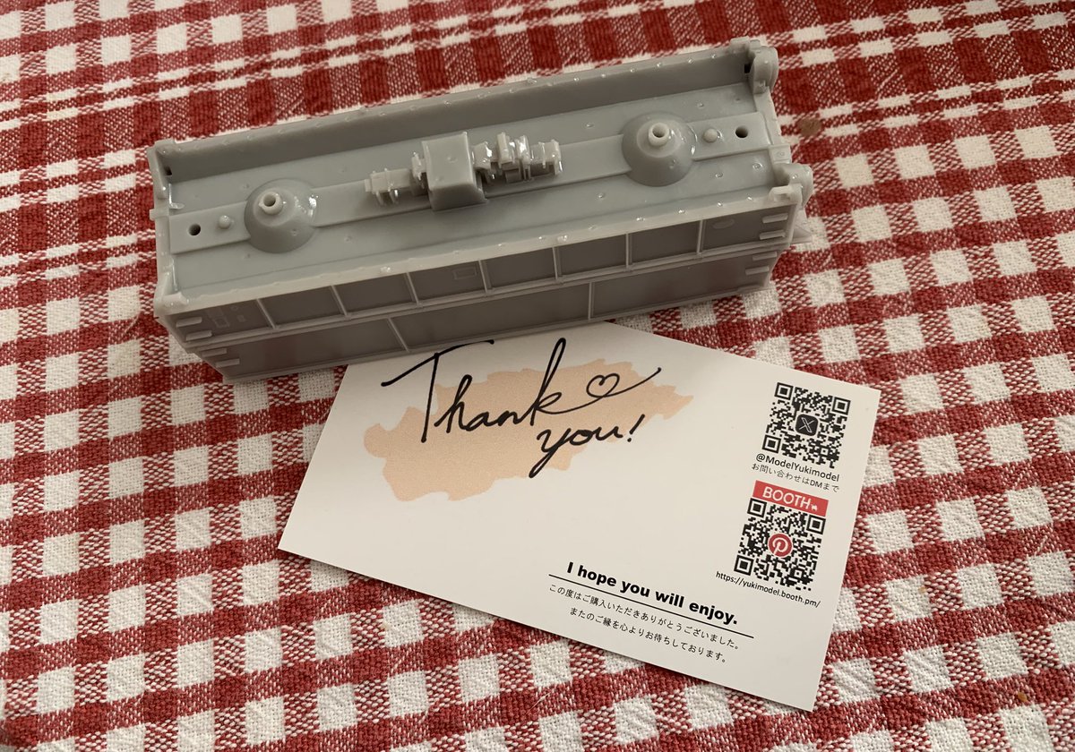 OIBARRY314's tweet photo. 3Dレジン製のセキ5輌
ヤフオクで購入しました
台車はTOMIX TR41(T-14)が
指定されてます
これで弊社のセキは12輌
少しは編成として様になるかな？
それはさて置き台車の捜索を
しないとね
# ModelYukimodel
#セキ3000
#HO https://t.co/ZrLCSJGtMo