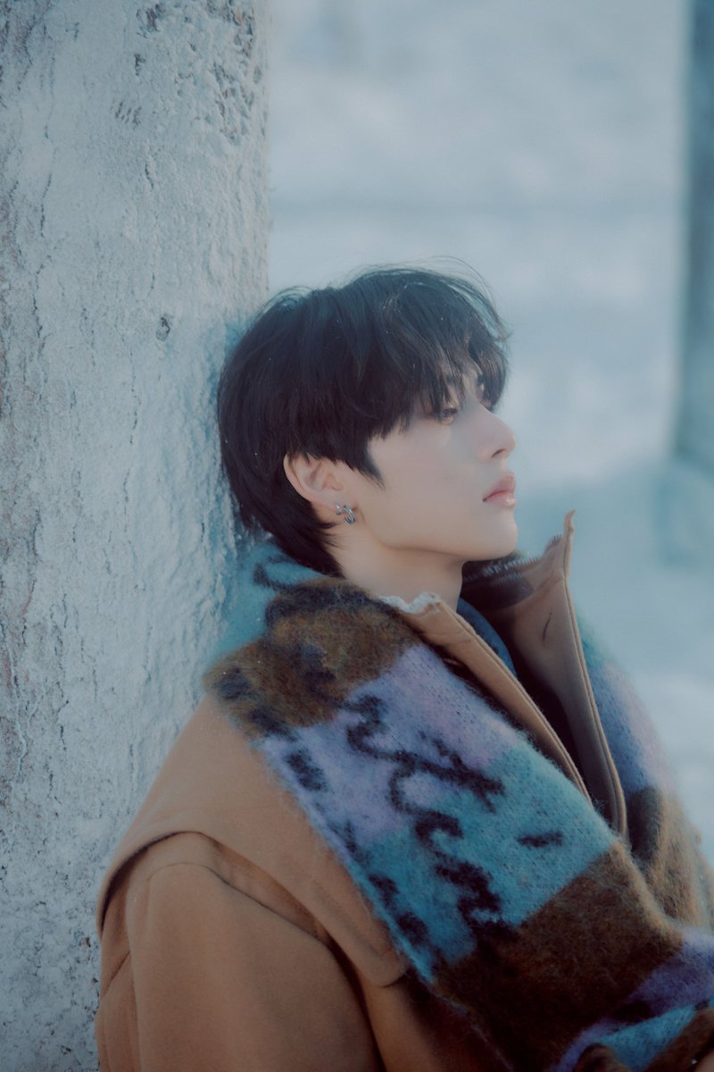 hentaesan's tweet photo. wrapped in a cozy scarf, a young man with sleek black hair strolls the bustling streets, each stride radiating effortless charm. his confident gaze sweeps over the city, as if it belongs to him. the lights flicker, people turn—his energy is electric, his journey unstoppable. https://t.co/doKrQKj6oG