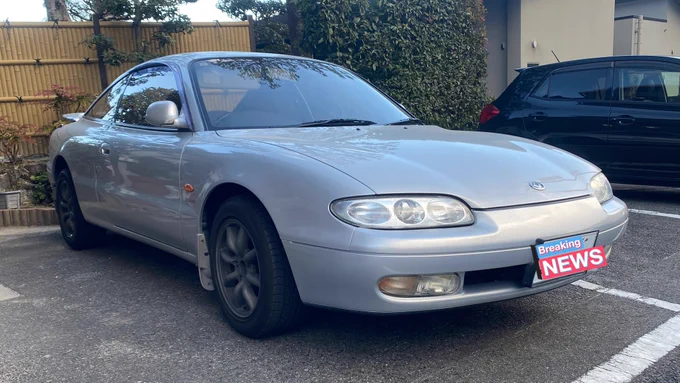 昨日マジで発狂しちゃったんだけど…
マツダでいっちばん好きな車「MX-6」を見かけてしまったんですよね…
野生で見るのは初めてというか、好きなのに現存してるのがもう100〜200台とからしいんすよね🥹
ちなみに新刊にもチラッと登場しております!!ってぐらいしゅき💞 
