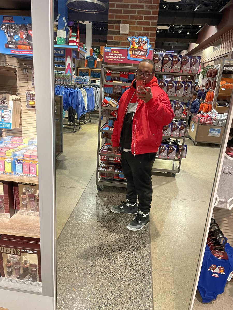 gregstayeating's tweet image. Not something I usually do, but I’m down 40 lbs and pleased with the progress so far so fuck it, here’s me
293lbs——253lbs
