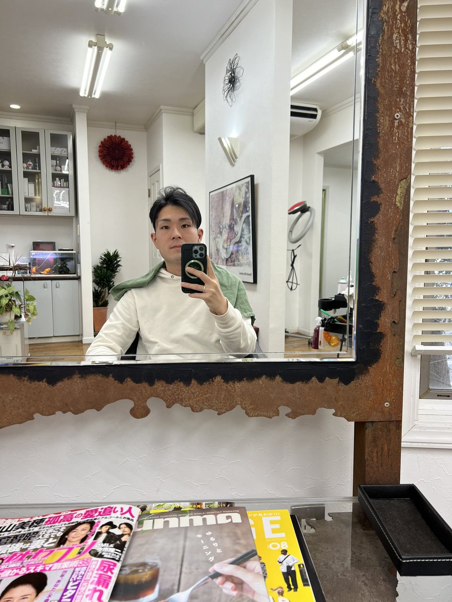 yashiushi's tweet photo. やあ。
髪切りオタクしてきた https://t.co/jb2WLDynxc