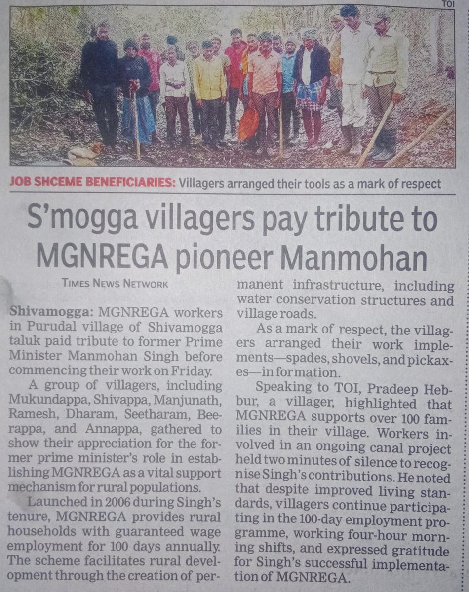 Tribute to #DrManmohanSingh  Purudal Villagers, Shivamogga pay their respects to Singh for Mahatma Gandhi National Rural Employment Guarantee Act. Observed a moment of silence &amp; lined up spades, shovels, &amp; pickaxes as a tribute @ workplace. <a href="/siddaramaiah/">Siddaramaiah</a> <a href="/DKShivakumar/">DK Shivakumar</a> <a href="/INCIndia/">Congress</a>