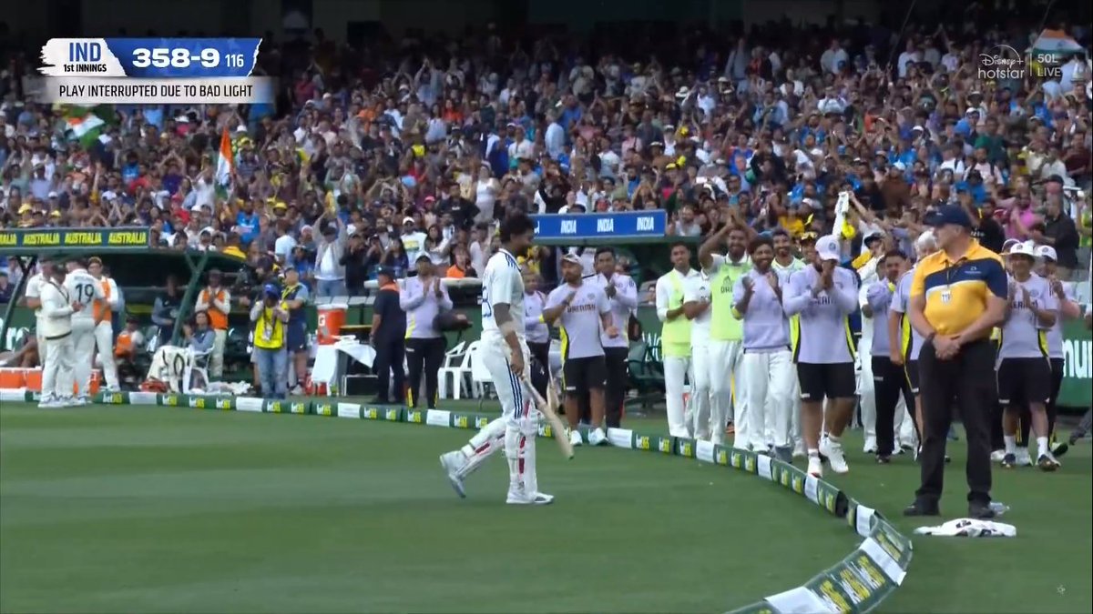 mufaddal_vohra's tweet photo. TEAM INDIA GIVING STANDING OVATION TO NITISH KUMAR REDDY. ❤️🇮🇳 https://t.co/MOLwduwUQP