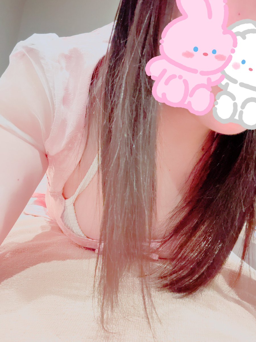 本日、明日12:00～22:00まで出勤予定です♬.*ﾟ

新人で入ったばかりなのですが、今年2日間で最後になるので会いに来てくださると嬉しいです✨🫶

DM💌𝐨𝐫お店へのご予約お待ちしてます˶˃ᴗ˂˶