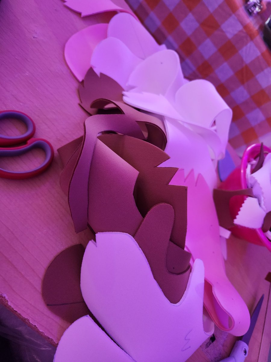 Feistypuppypaws's tweet photo. Seeeeeee you at #madisonfang tomorrow???? 👀👀🤭🤭🤡✨️
♡
♡
♡
#petplay #petplaygear #humanpet #ropebunny #kink #kinkgear #fetish #fetishgear #bunny #trans #ftm #lgbtq #FANG https://t.co/7CKU59h2mF