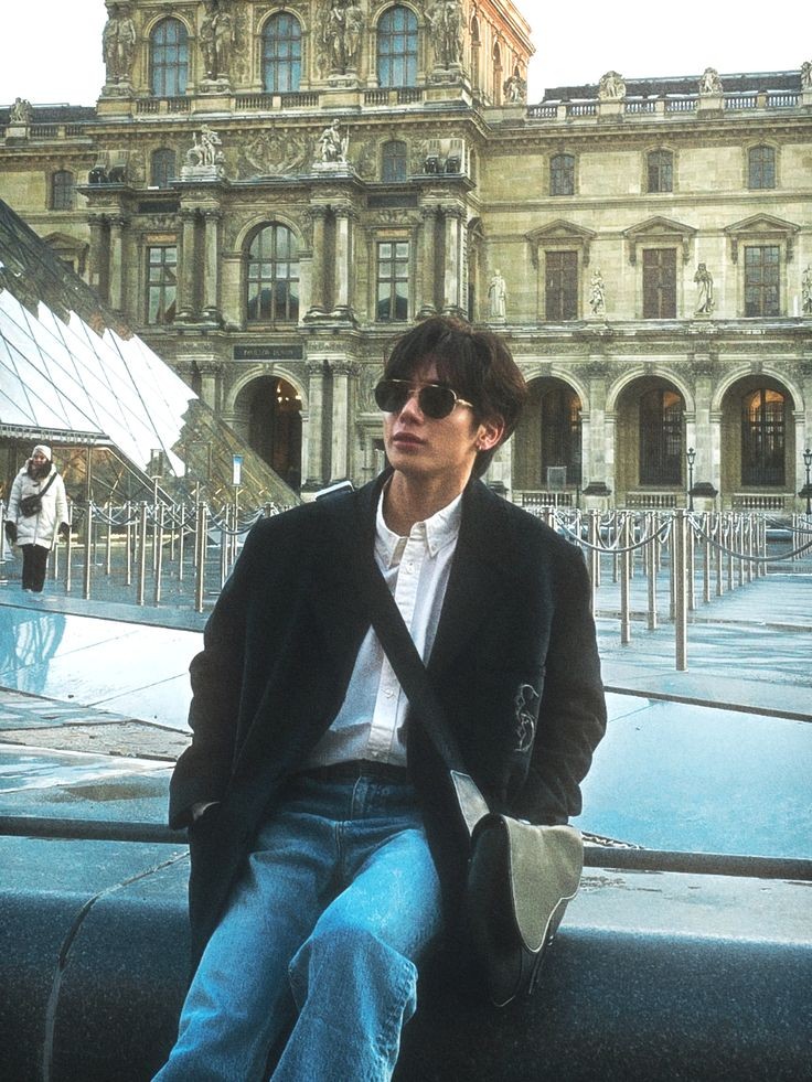 ㅤㅤㅤㅤ
ㅤㅤㅤㅤ— Se ver esse post, faça um igual.

pronomes:  Ele/dele
altura:  1,80
zodíaco: Aquário
fumante: Uma vez outra não mata... 
tatuagens: 4
piercings: 0
cor favorita: Azul escuro
uma bebida: Vinho quente