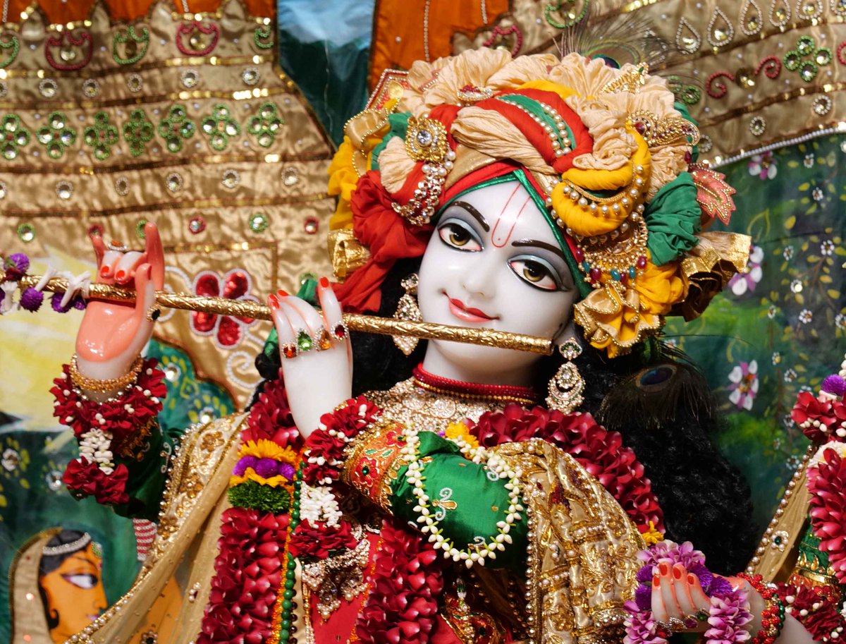 🙏🏽Today's Darshan 📿 🗓28-12-2024🙏
🌷Sri Sri Radhavrindavanchandra🌷
🚩@ISKCONNVCCPune🚩
#ISKCONNVCC #ISKCONPune #ISKCONNVCCPune #ISKCON #28thdecember #28thdecember2024 #Saturday #Harinaamsankirtan #Radheshyamdas #Radheradhe #Sankirtan #Kirtan #Vrindavan #Mayapur #Prabhupada