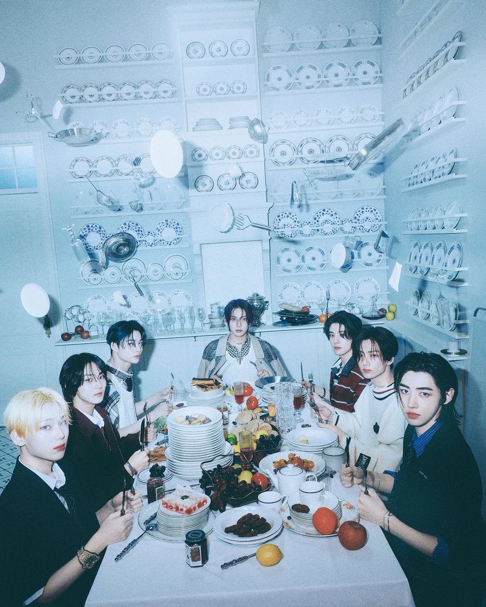 heemander's tweet photo. A Thread of References to Vampiric Literature, Folkore &amp; Films in #ENHYPEN Albums and Concept Shoots — 🧛🏼 https://t.co/4pp5wjsU8F