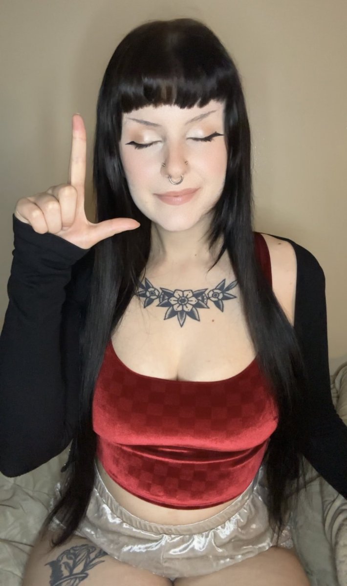 GoddessLen52328's tweet photo. Good night for a drain, don’t you think silly? 

Findom humanATM paypig https://t.co/jHqsqmGRIE