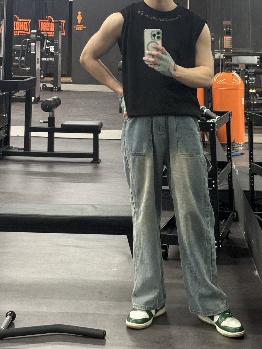 jimo724's tweet photo. 几个月都没变化的肩，什么鬼🤦🏻 https://t.co/hPITZtbRUy