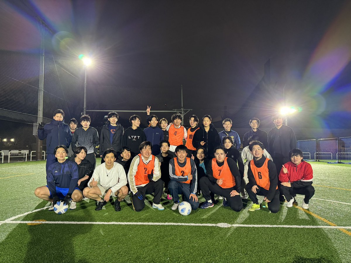 shocolt's tweet image. 【年の瀬のスタートアップ・フットサル⚽️】

年末最後の「蹴り納め」しませんか！？

・12月31日(火) 11:00-13:00
・国立代々木競技場

参加人数が、20名ほど集まりそうでしたら今からコート予約して、開催します！🔥

参加希望者、リプ下さい！🙇‍♂️