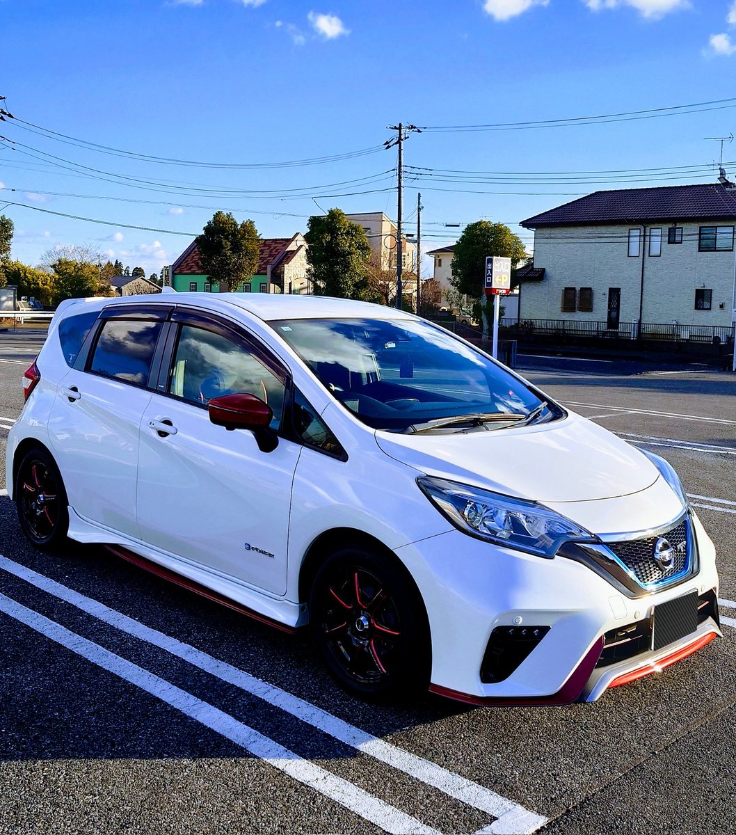 Yasuteru_Kojima's tweet photo. スタンドで洗車してもらった✨🚙

#NOTENISMO #NISMO #ノートニスモ #ニスモ https://t.co/z3pFszvf8s