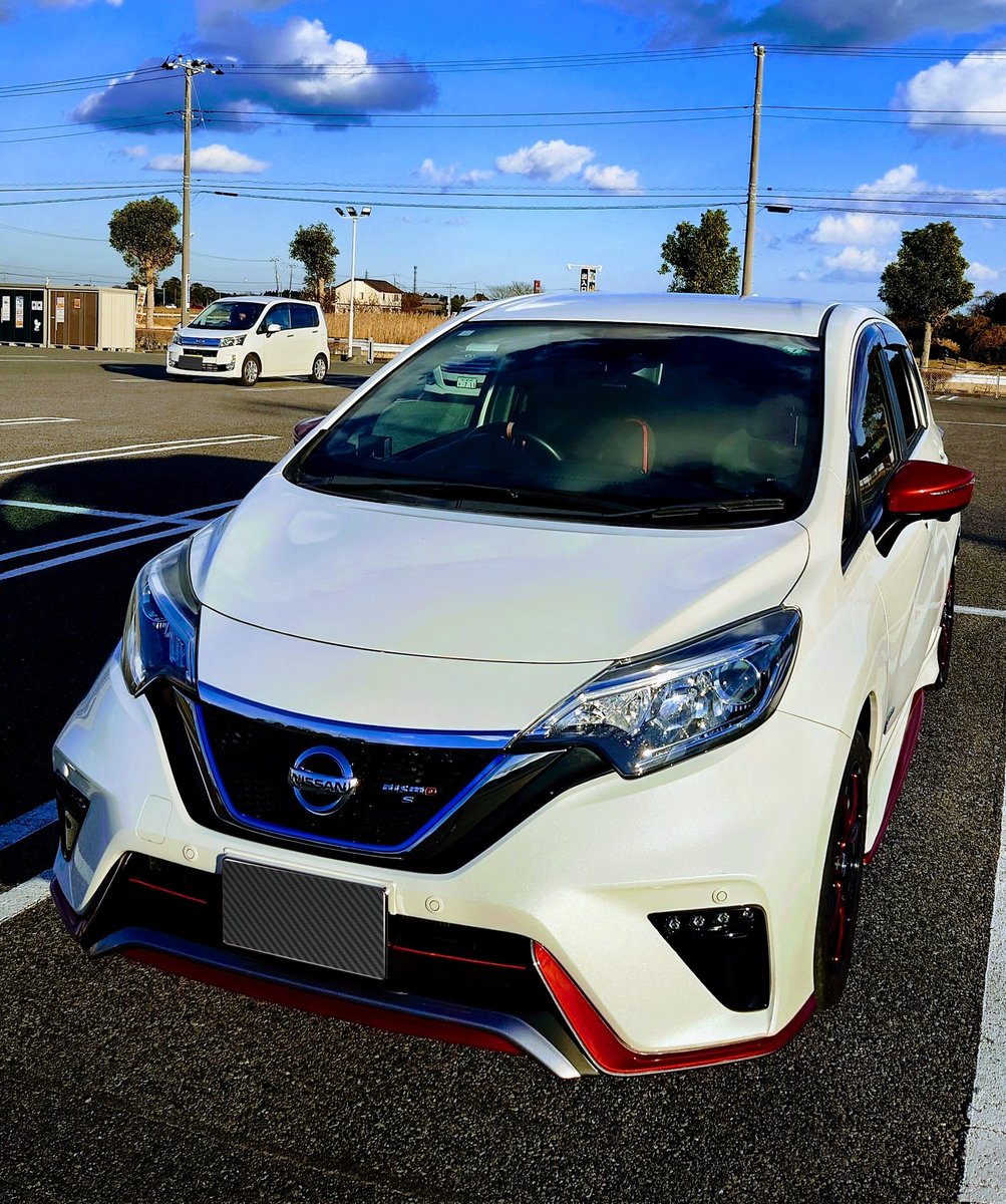 Yasuteru_Kojima's tweet photo. スタンドで洗車してもらった✨🚙

#NOTENISMO #NISMO #ノートニスモ #ニスモ https://t.co/z3pFszvf8s