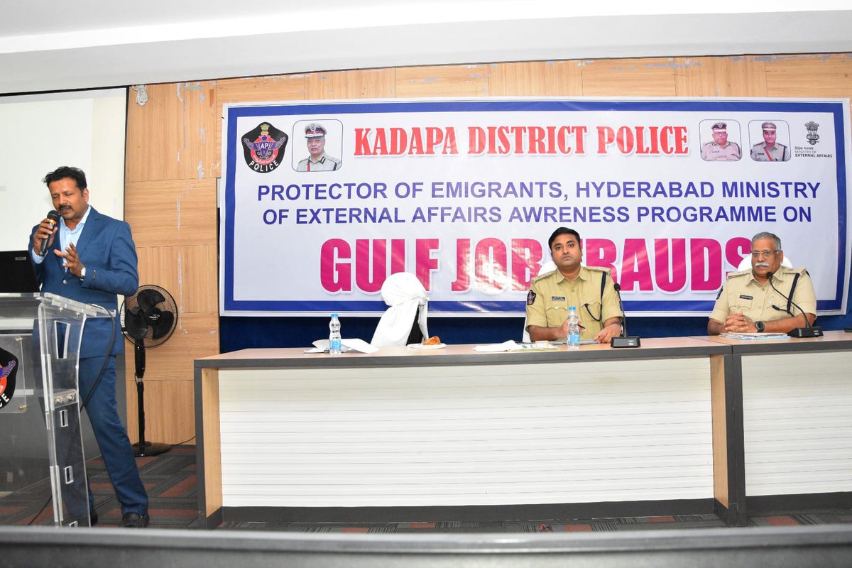 A District Awareness Program on Gulf Job Frauds was organised by Superintendent of Police, Kadapa. Official from <a href="/POEHyderabad/">@PoEHyd</a> explained about Emigration Act, 1983, migration trends and steps for Safe and legal Migration to over 150 participants. <a href="/ProtectorGenGOI/">Protector General of Emigrants</a>