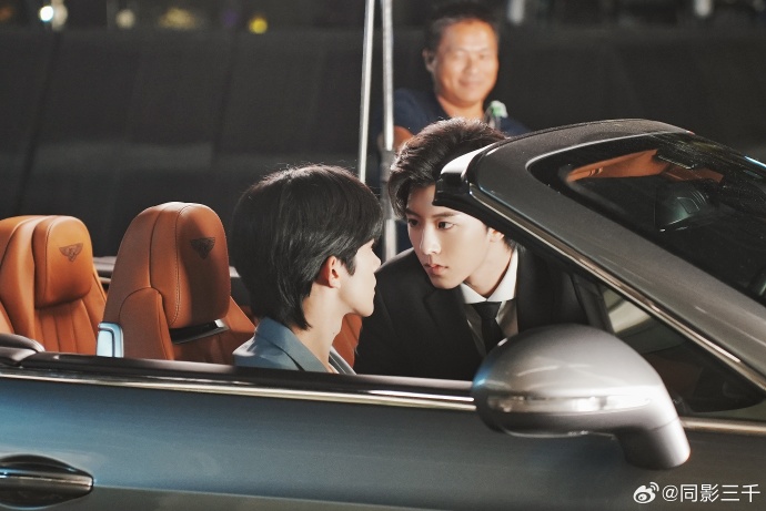 SONA_War's tweet photo. 무려 오메가버스...
23년도 떴을 때 거짓말인 줄 알았는데...
촬영도 들어가고 25년 발표작이라니...
See your love 감독이네...
중국이었으면 안될 거지만 대만이니까 무리없이 오겠지 ㅎㅎㅎㅎ
러닝타임 30분/13부작 
동명소설 垂涎원작 https://t.co/tzJQudqBpJ