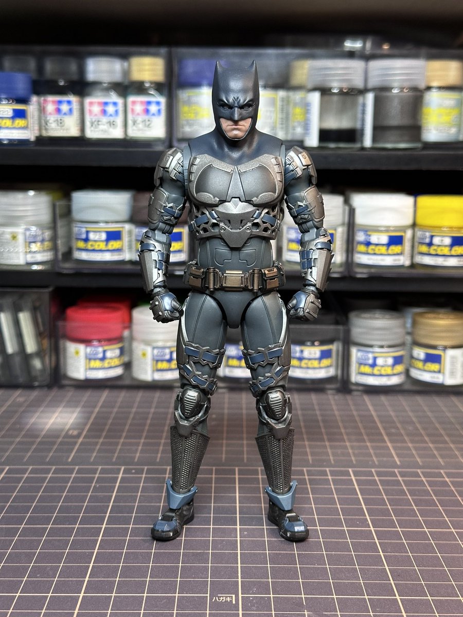 K2Works1's tweet image. 1:12 THE FLASH / BATMAN
 
8割完成。
元の塗装はかなり明るめなので
質感の修正も含めて結局全塗装しました。
プラモデルとしてはかなり優秀です👍

#创世模王 #MODOKING