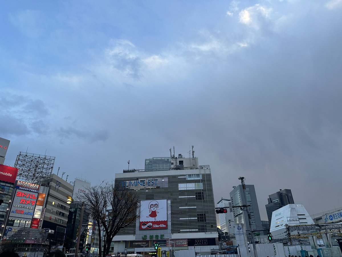 u_know1212's tweet photo. 新宿きたの何年ぶりだろうってくらい久しぶりに来た
人多くてこわい https://t.co/KCrf1BwOOH