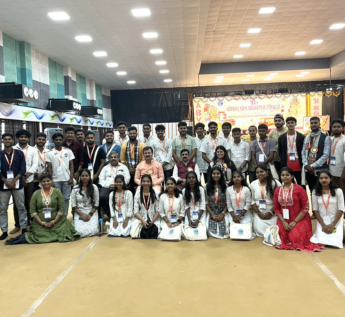 vinaysraut's tweet photo. ABVP Goa delegation had the honor of meeting National Organising Secretary Ashish Ji Chauhan during the 59th कोंकण प्रांत अधिवेशन Sawantwadi. A vibrant exchange of ideas and inspiration to strengthen student movements and build a brighter future for the nation!🇮🇳 #StudentsPower🚩 https://t.co/tQ3xIDLlsh