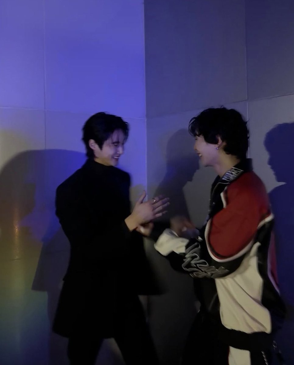 suhpremacistJ's tweet photo. Johnnyjsuh update with byeon wooseok OH GOD They’re BESTIEEEEE 😭😭😭 https://t.co/kzcmY9RM6I