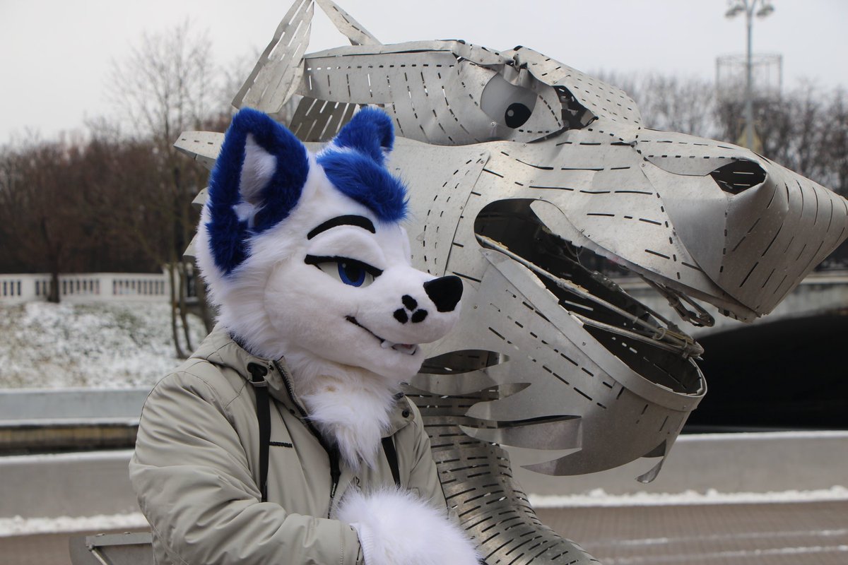 krislintigo's tweet photo. Late #FursuitFriday, but awesome photo with the New Year dragon. What would your fursona be if not the one you have right now?

📸: @AjaxCrenshaw https://t.co/NqctnynVuR