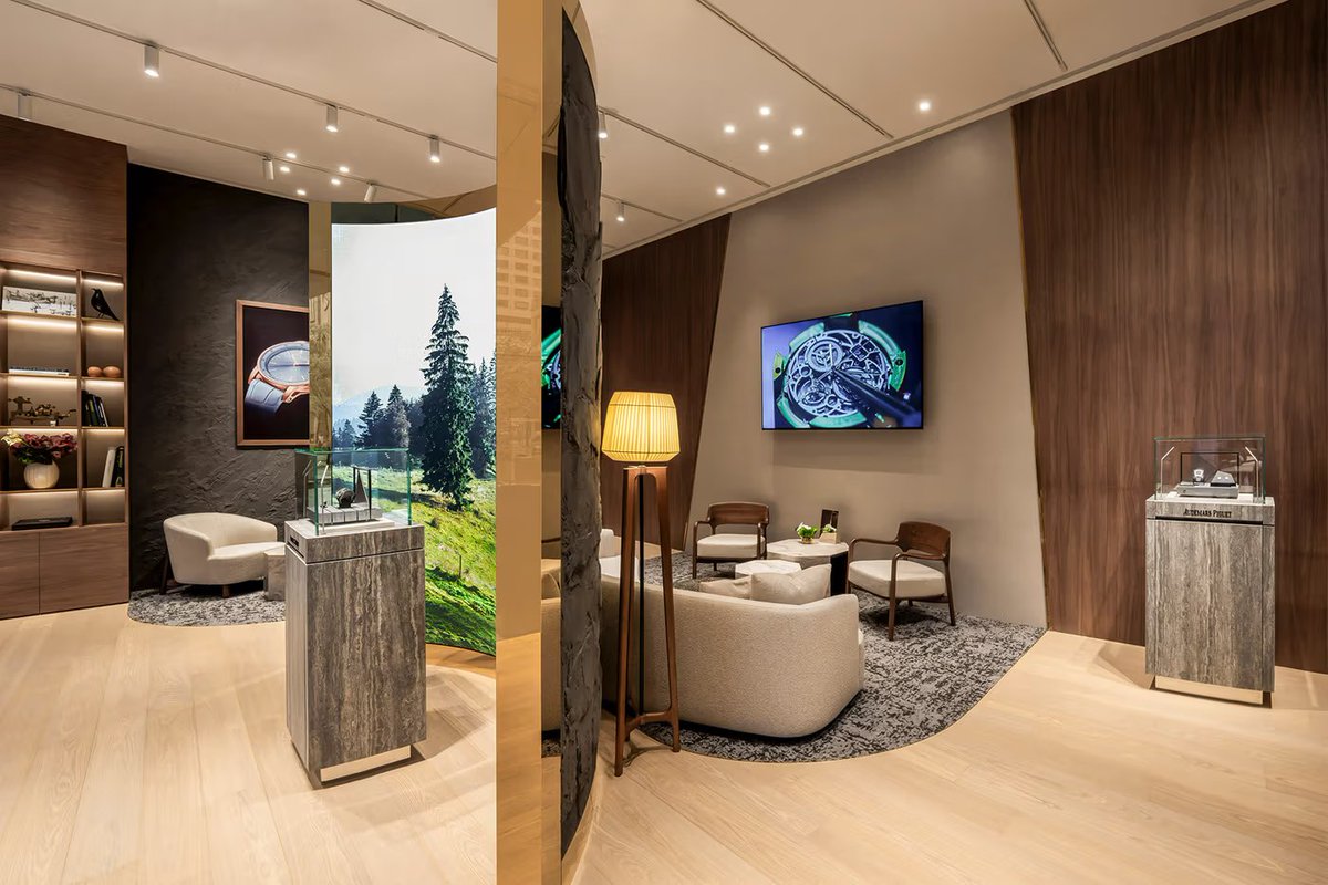 customshowcase's tweet image. How to Create the Ultimate Showcase and Store Design Experience?
Official Website: degreefurniture.com
Email: sales@degreefurniture.com
WhatsApp: +86 13922429233
#watchshowcases
#watchstoredesign
#watchstoredisplaycase