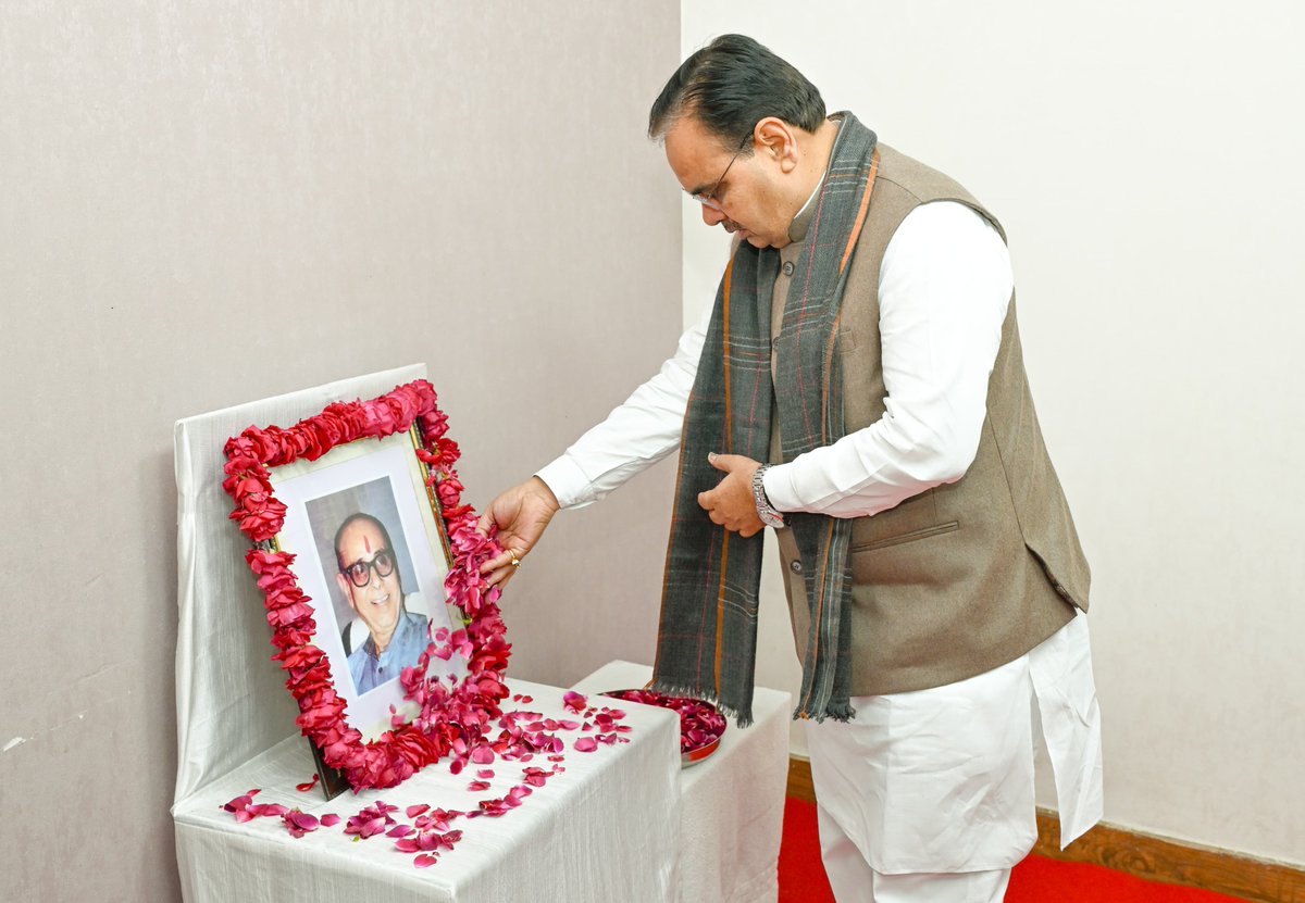 BhajanlalBjp's tweet photo. भारतीय राजनीति में शुचिता, कर्मठता एवं सत्यनिष्ठा के पर्याय, भाजपा के पूर्व राष्ट्रीय अध्यक्ष श्रद्धेय कुशाभाऊ ठाकरे जी की पुण्यतिथि पर मुख्यमंत्री निवास पर उन्हें पुष्पांजलि अर्पित कर श्रद्धापूर्वक नमन किया।