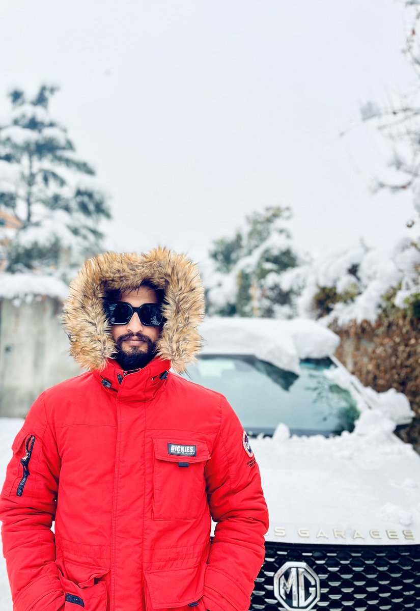 AMWTWEET's tweet image. SHEEN ❄️ ❄️ ❄️ 🌧️ 

#kashmirdairies #kashmirsnowfall⛄️☃️ #kashmirlife #SnowinKashmir