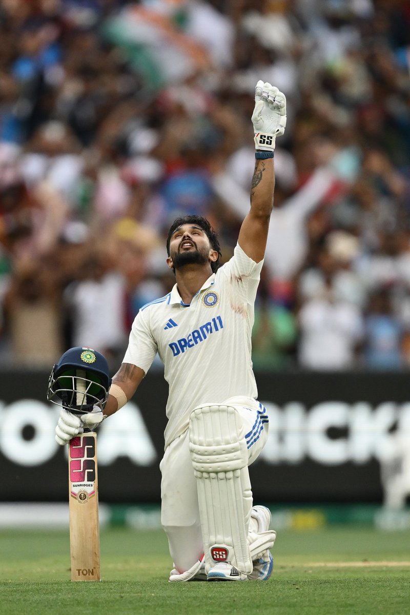 Varun_1622's tweet photo. 🗣️  A picture cannot define aura .

The picture 🗿
#INDvsAUS #nitishkumarreddy https://t.co/Q8UWH1rzje