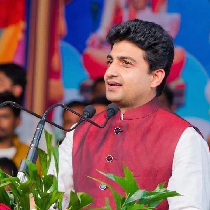 आपल्या न्यूज चॅनलच्या माध्यमातुन सर्वांना न्याय देणारे, उत्तम बोली भाषा, सर्वोत्तम पत्रकारिता असणारे शिक्षकभरतीसाठी वेळोवळी आवाज बुलंद करणारे विलास बडेसर आपणास जन्मदिवसाच्या खूप  खूप खूप शुभेच्छा 💐🎈🎉
<a href="/BadeVilas/">Vilas Bade</a>