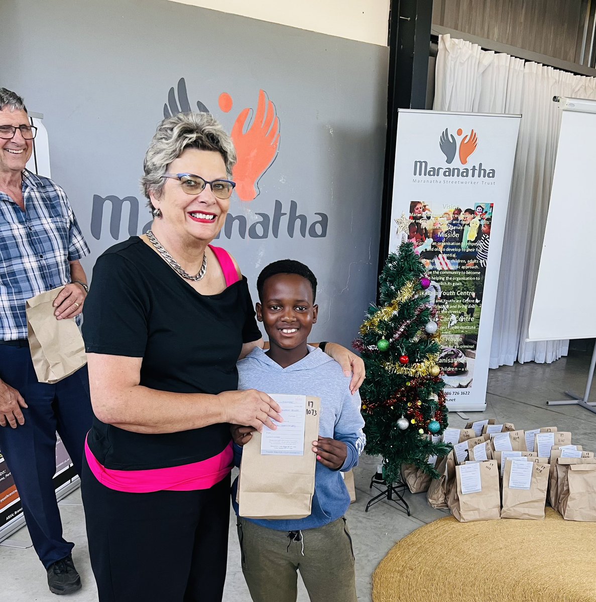 MaranathaCare's tweet photo. This was a blessing!
We are SO thankful to @Rotary #Gqeberha 🇿🇦 Tree of Joy ensuring our kids get special gifts at Christmas!
Thanks to #treeofjoy we could arrange a gift handover, being a really special occasion that is surely a treasured memory for our beneficiaries! https://t.co/zozzqfRiYa