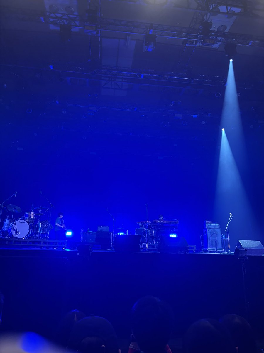 sg_gloomy's tweet photo. えーこちら
レディクレ中のあっけーです。

ウルフルズを三列目ど真ん中で見てきました。いてもたってもいられず、ツイートです。

ええねん　目の前で叫んできました。
歌ってる時ベースやから一回も言えんかったけど。

gloomy最高。ウルフルズ最高！ https://t.co/ReTsjY52FQ