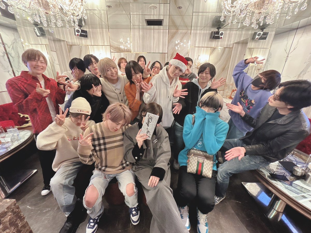 td_juice's tweet photo. 🎄クリスマスイベント2024🎄

ご来店いただき誠に
ありがとうございました！

満員御礼！大盛況のうちに
幕を閉じることができました✨️

ラストソングは
脅威の2日連続✨️
支配人/龍斗🍾🍾🍾

イベントコンテンツは
お楽しみいただけましたでしょうか？

12月も残すところあと1日！
皆様のご来店心よりお待ちしております🙇‍♀️
#グルダン #グルちょく