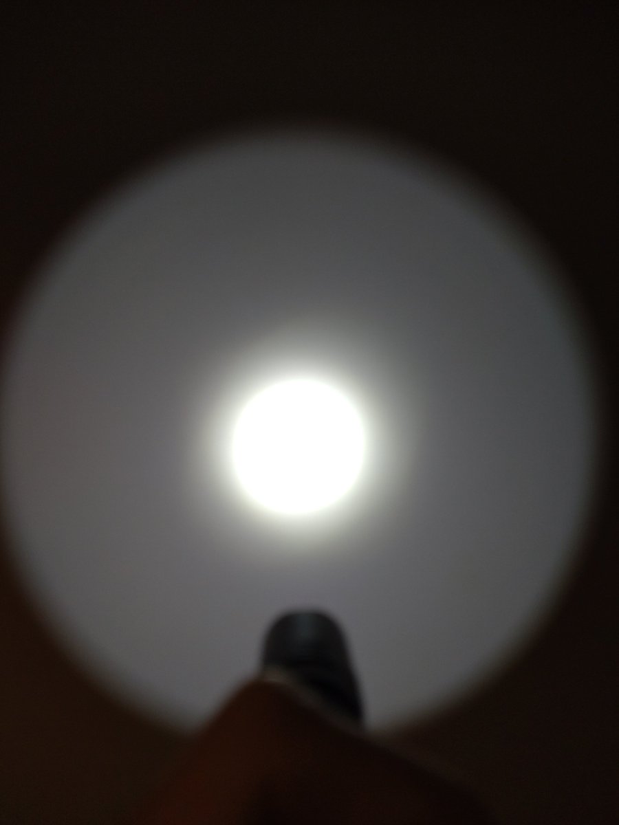QTjFdszHrev6h3J's tweet photo. #フラッシュライト今年の一本2024
#フラッシュライト今年の一本
【 FENIX PD32 V2.0 】
廃盤間近ですが高い質感、FクリッキーとRクリッキーの長所を併せたUI、バランスの良い光束割、光色、個人的に不要なボディのUSB充電が無い点などとても良かったです(*´ω`*)
#FENIX
#PD32V2
#PD32 https://t.co/QnnbedNoh5