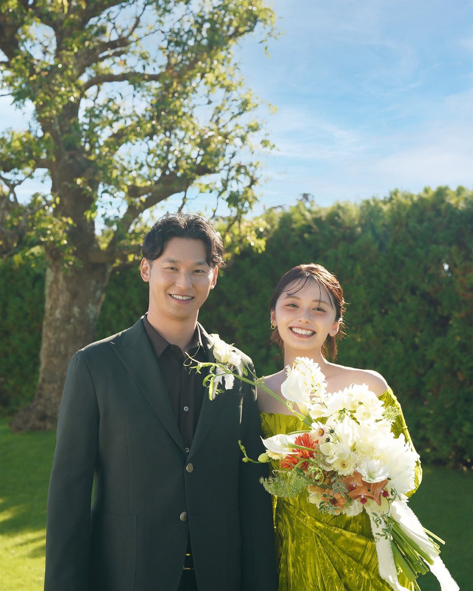 hochi_giants's tweet photo. 巨人の吉川尚輝選手とシンガーソングライター足立佳奈さん
ご結婚おめでとうございます✨️✨️ https://t.co/0QpNyLRoAV