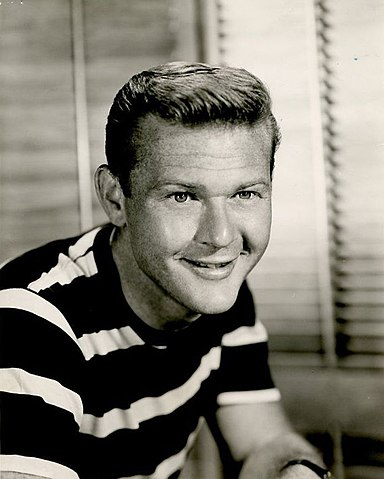 garlandgates's tweet image. Born on this date in 1931, Martin Milner, American actor (d. 2015). #Route66 #Adam12