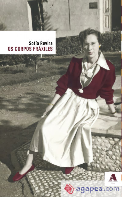 comunicarmas's tweet image. Leído el último del año. &apos;Os corpos fraxiles&apos; de Sofía Ruvira @aimoraima . Una breve y delicada historia de los sentimientos de una chica por su abuela. Muy bonita y transmite muy bien el sentimiento de la protagonista.