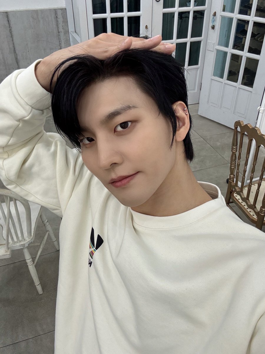 [#GON]

Cafe☕️

#VANNER #배너 #곤