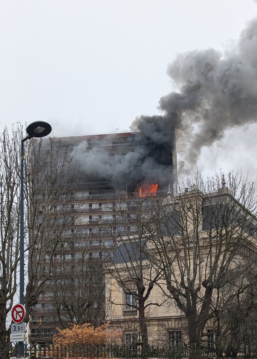 Incendie en fin de matinée à Vanves. #vanves