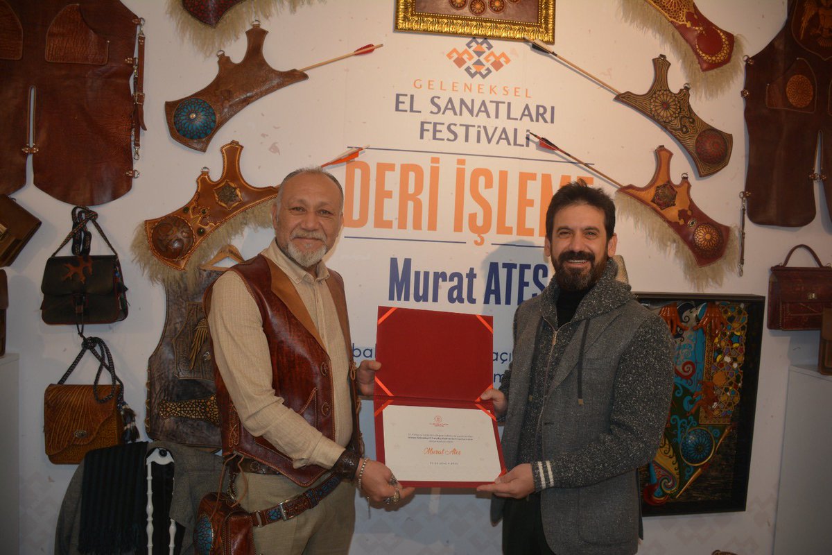 📍Ankara Çukurambar Kültür ve Sanat Merkezi

Bakanlığımız Yaşayan Miras ve Kültürel Etkinlikler Genel Müdürlüğü'nün katkılarıyla düzenlenen, Bakanımız Sayın <a href="/MehmetNuriErsoy/">Mehmet Nuri Ersoy</a>’un geçtiğimiz günlerde açılışını yaptığı *Geleneksel El Sanatları Festivali*’ni ziyaret ettik. 

Her biri