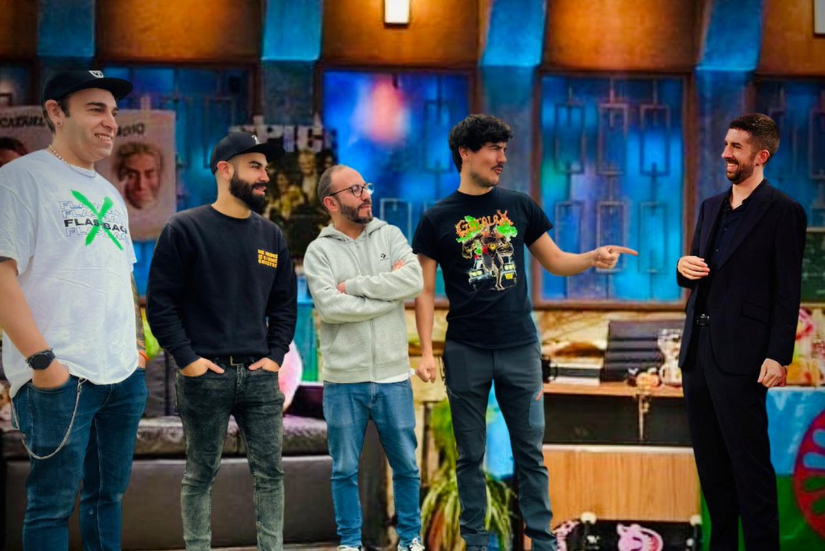 Me Fritos (@mefritos) on Twitter photo ⚡CONFIRMADO ⚡
La próxima nochevieja estaremos en <a href="/LaRevuelta_TVE/">La Revuelta</a> con <a href="/davidbroncano/">David Broncano</a> y <a href="/lalachus2/">LALACHUS2</a>, nos hacía muchísima ilusión!
Lo próximo una entrevista con <a href="/dtv_murciano/">Detective Murciano</a>?❤️ ⚡CONFIRMADO ⚡
La próxima nochevieja estaremos en <a href="/LaRevuelta_TVE/">La Revuelta</a> con <a href="/davidbroncano/">David Broncano</a> y <a href="/lalachus2/">LALACHUS2</a>, nos hacía muchísima ilusión!
Lo próximo una entrevista con <a href="/dtv_murciano/">Detective Murciano</a>?❤️