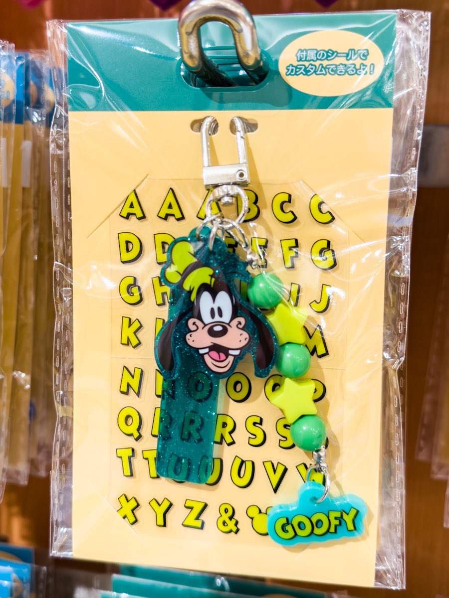 付属のシールでカスタマイズできる！ ディズニーストア ミッキー