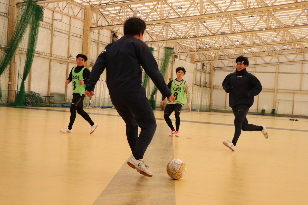 arco_irisKOBE's tweet photo. ＼ ￼ 🩵 #ThanksRespect ￼💛／ 

⚽️2024年アルコ神戸年末蹴り納め⚽️

沢山のご参加ありがとうございました！！

今年もアルコサルを通して、皆さんとフットサルを楽しむことができました！

2025年もアルコ神戸をよろしくお願いします！

#アルコ神戸
#アルコサル https://t.co/gMshOeV4Gr