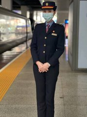 80ml8_'s tweet photo. 人们常说：女人如���。凡花都是有品质的。有的如寒梅，清丽孤傲；有的如牡丹，艳美华贵；有的如玫瑰，秀色绝伦；有的如兰草，淡雅脱俗......美丽是一种品质，花如此，人亦如此 https://t.co/xT035oomOm