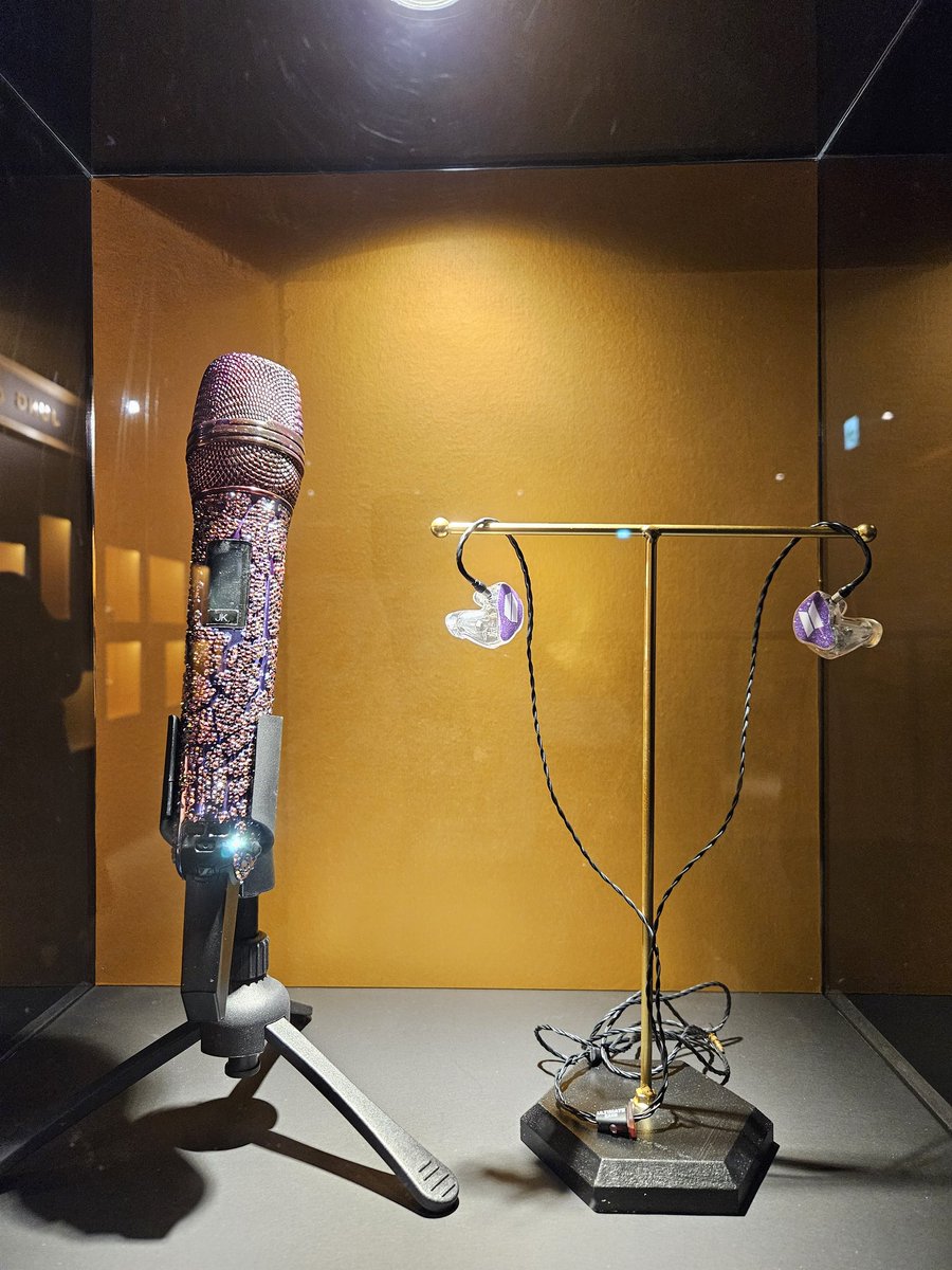 FC優先予約をすっかり忘れていて一般ですべりこんで行ってきた😄✋️
私はこういう表情のｸﾞｸが好きで１人でﾏｽｸの下でﾆﾔﾆﾔしてた😁
可愛いとかっこいいが満載でもっと行っておけば良かったとちょっぴり後悔😅
今日は素敵な空間にいられて幸せな1日でした🍀