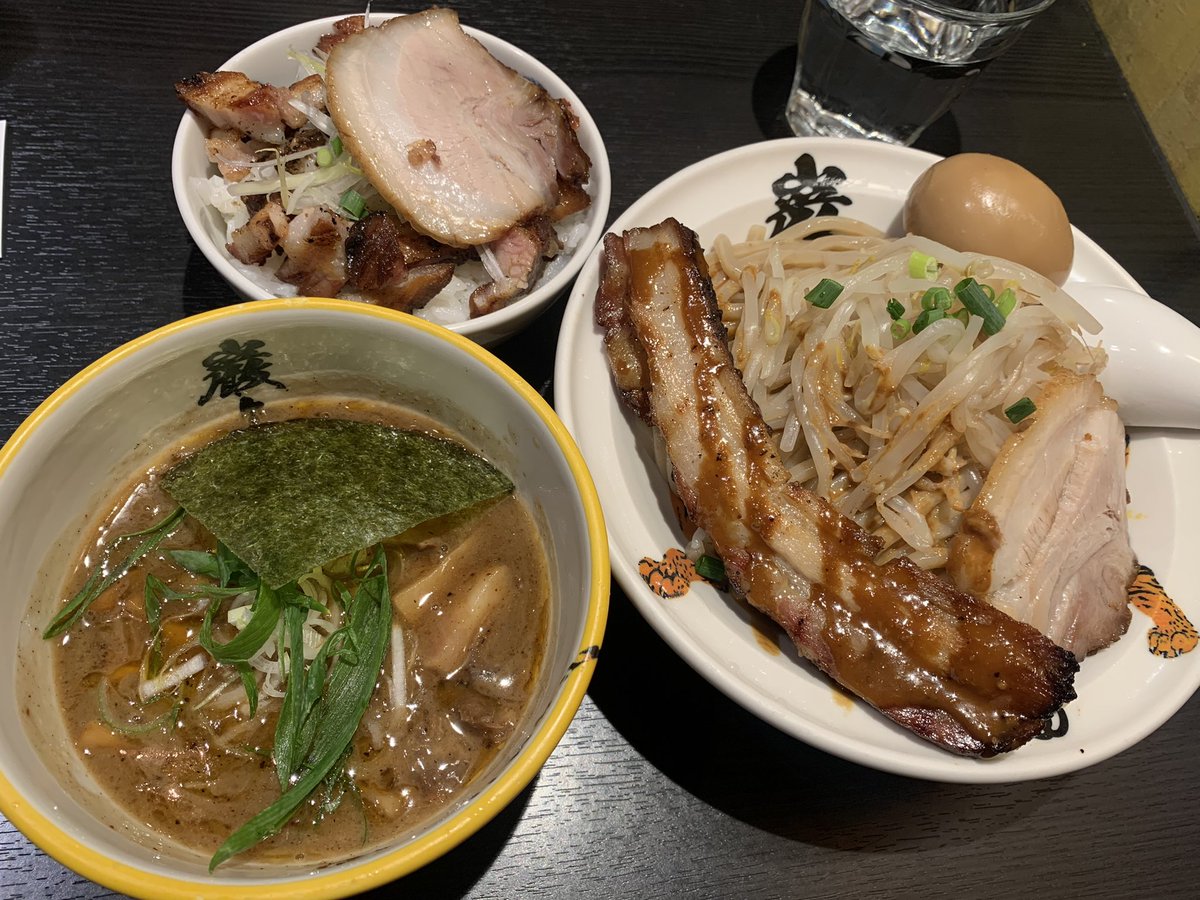 東京ついた!秋葉きた!麺屋武蔵!つけめんうまうまお肉うんま〜!😷🙏🍜🍖 